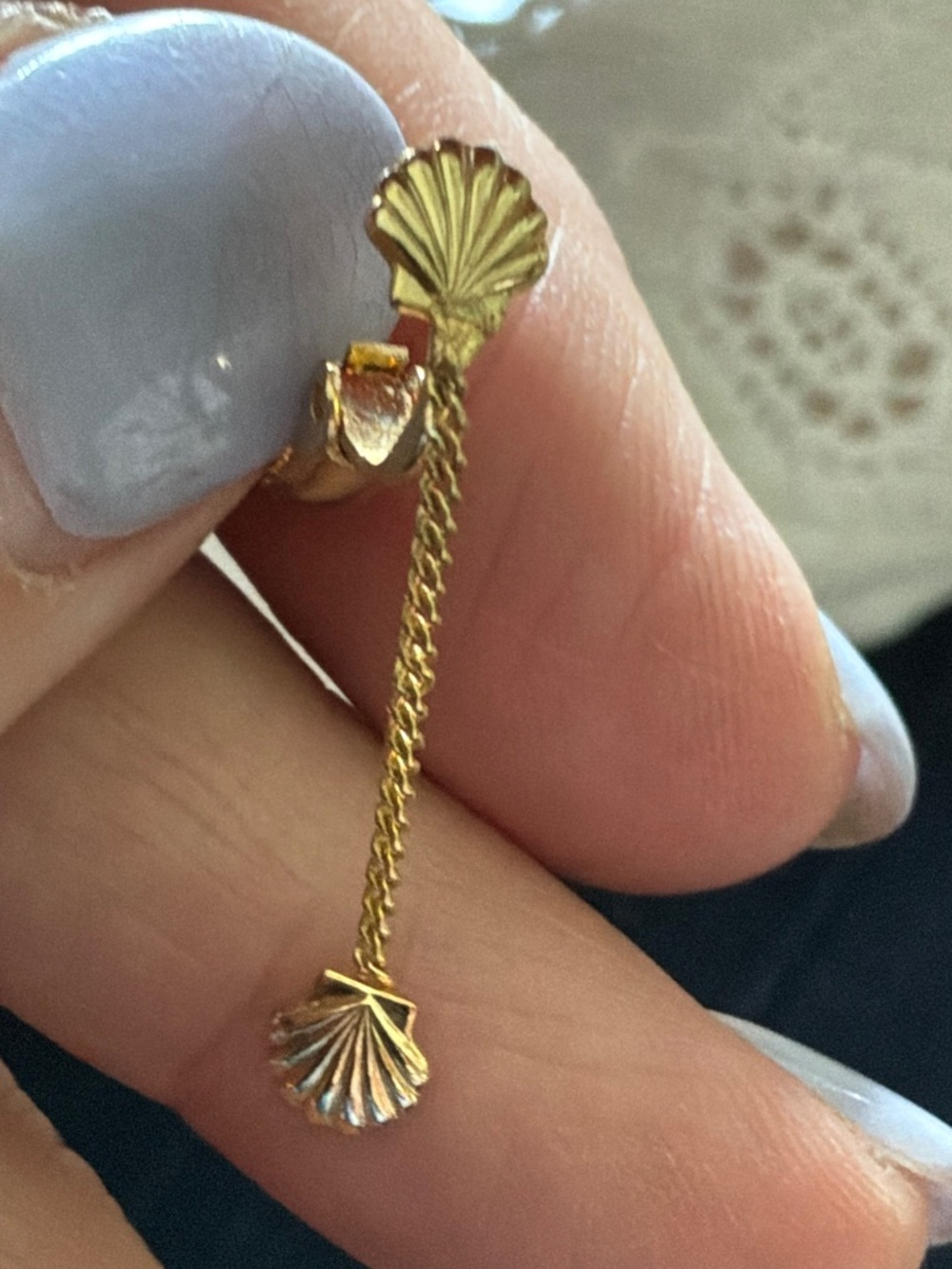 1980s Gold Tone Seashell Dangle Clip On Earrings Nautical Beach Scallop